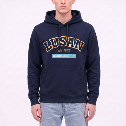 3ESSEN® LUSAN Hoodie NAVY mit gestickter LUSAN-Stickerei – Vorderseite