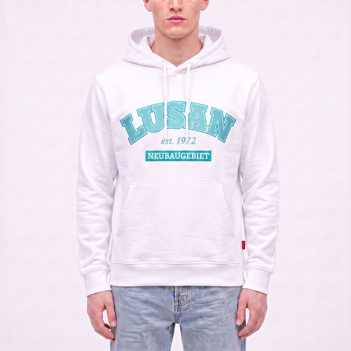 3ESSEN® LUSAN Hoodie WEISS mit gestickter LUSAN-Stickerei – Vorderseite