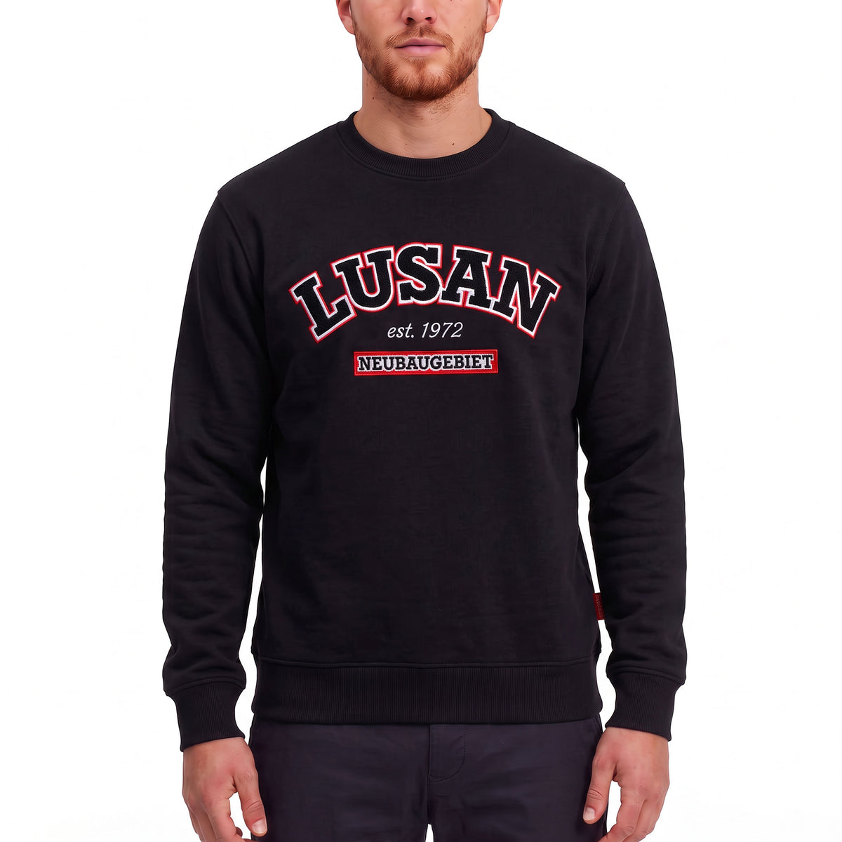 3ESSEN® LUSAN Sweatshirt SCHWARZ mit gestickter LUSAN-Stickerei – Vorderseite